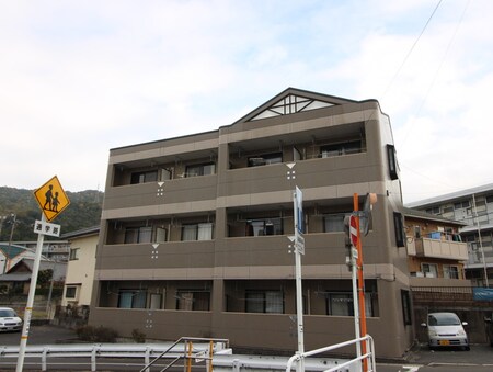 Ｅ・クレスト外観写真