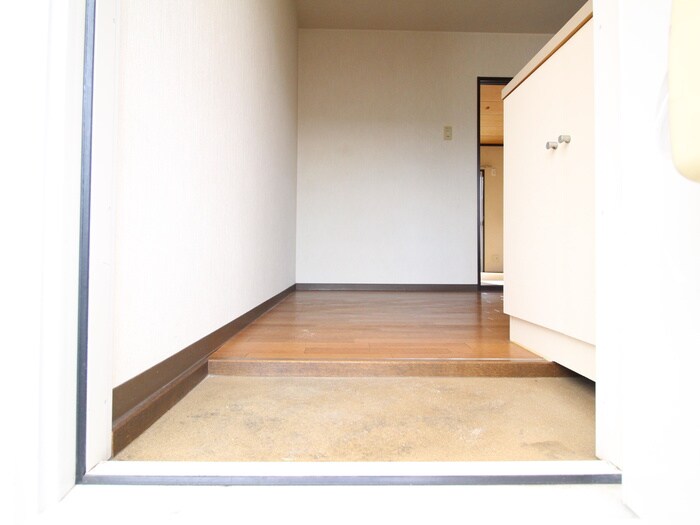 物件内観写真13　(玄関)