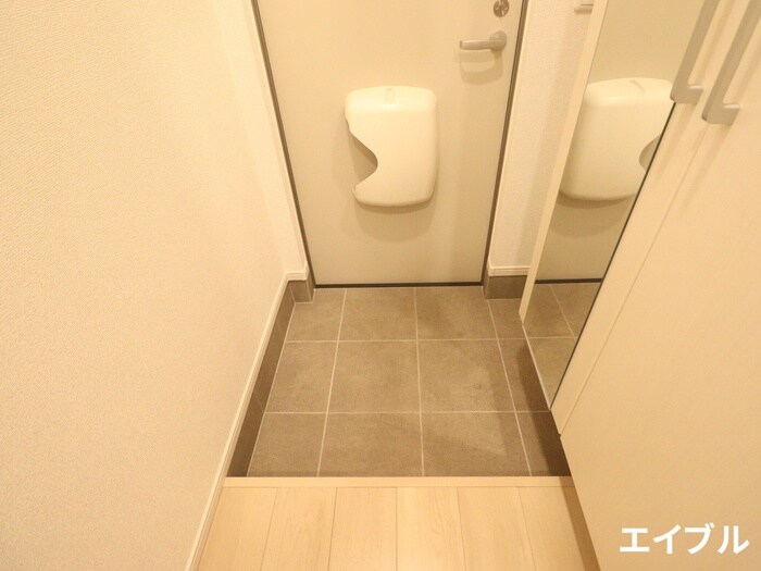 物件内観写真11　(玄関)