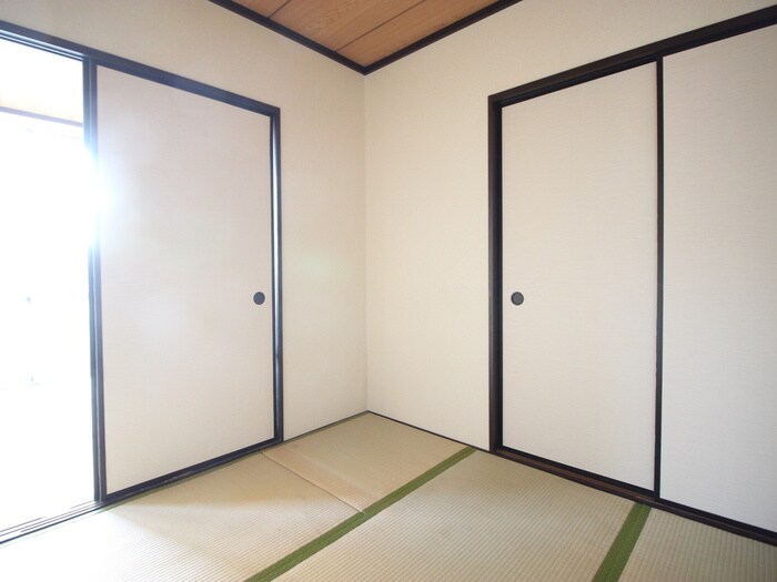 物件内観写真10　(居室)