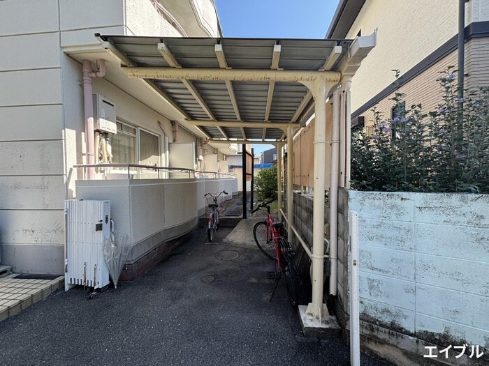 物件外観写真4　(駐輪場)