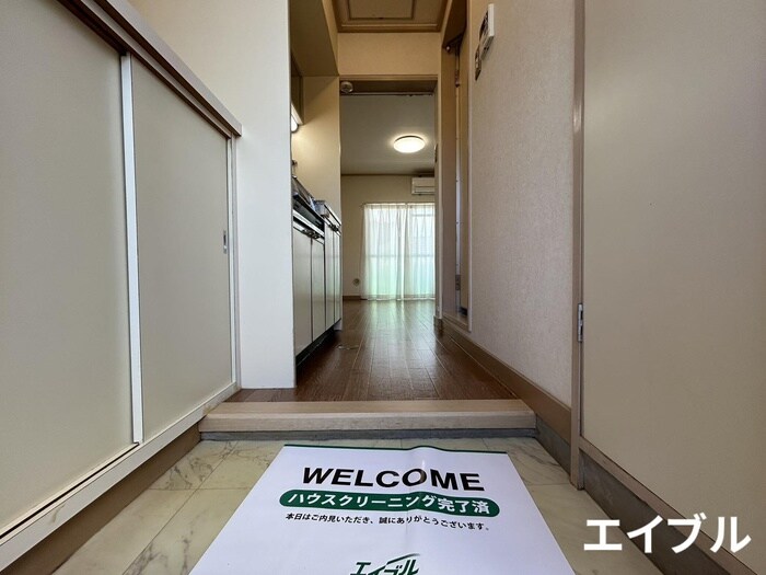 物件内観写真16　(玄関)