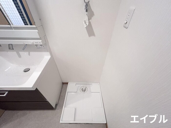 物件内観写真16　(洗濯機置場)