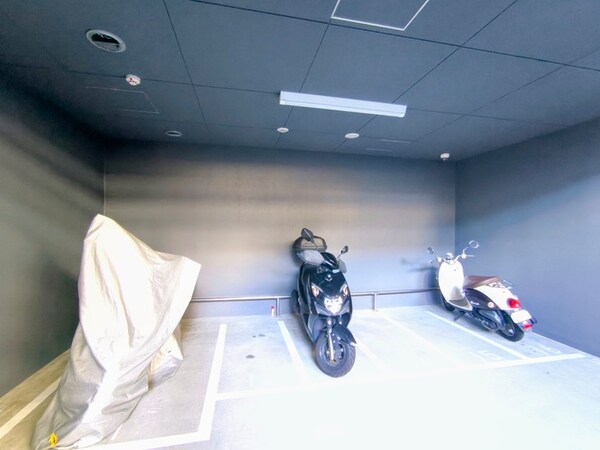バイク置き場