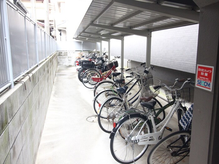 物件外観写真5　(駐輪場)