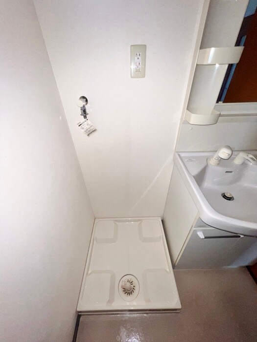 物件内観写真14　(洗濯機置場)