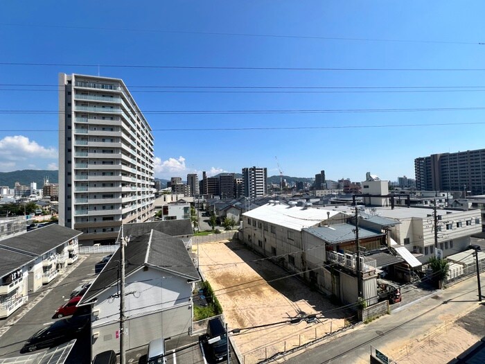 物件内観写真16　(室内からの展望)