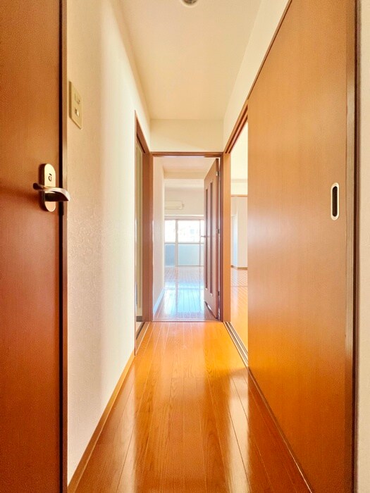 物件内観写真20　(廊下)