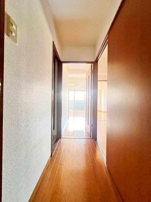 物件内観写真21　(廊下)