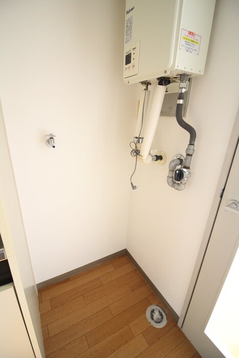 物件内観写真14　(洗濯機置場)