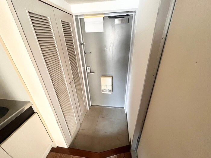 物件内観写真15　(玄関)