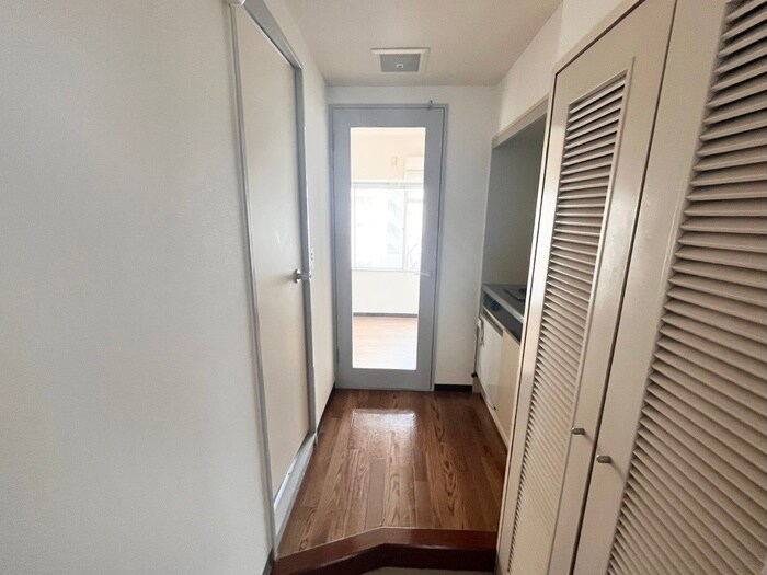 物件内観写真16　(廊下)