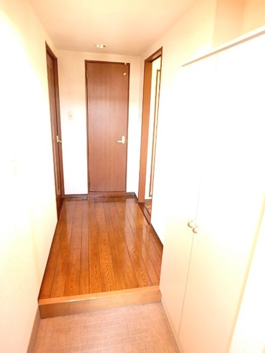 物件内観写真17　(廊下)