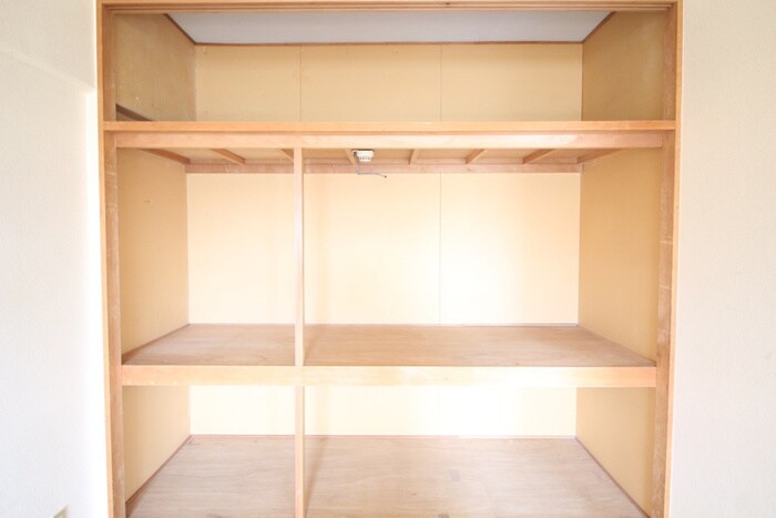 物件内観写真12　(収納)