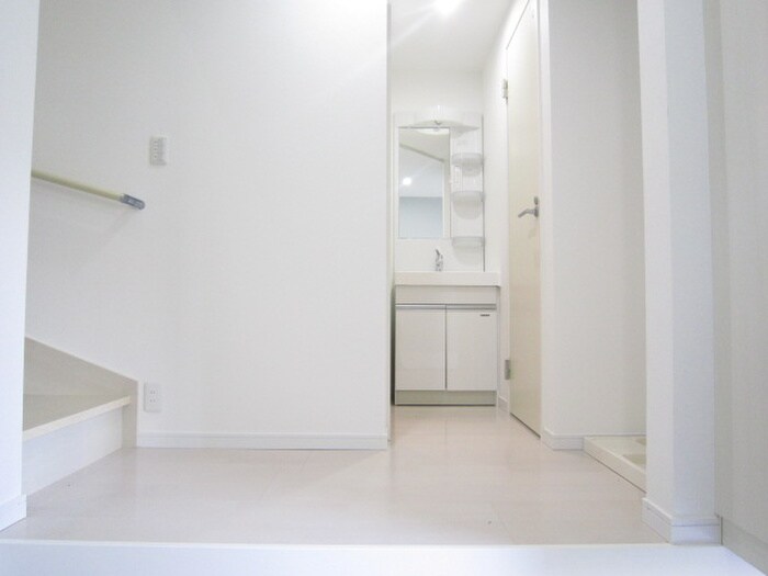 物件内観写真14　(玄関)