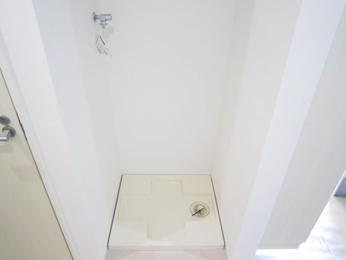 物件内観写真15　(洗濯機置場)