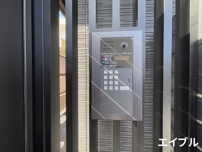 物件外観写真4　(エントランス部分)