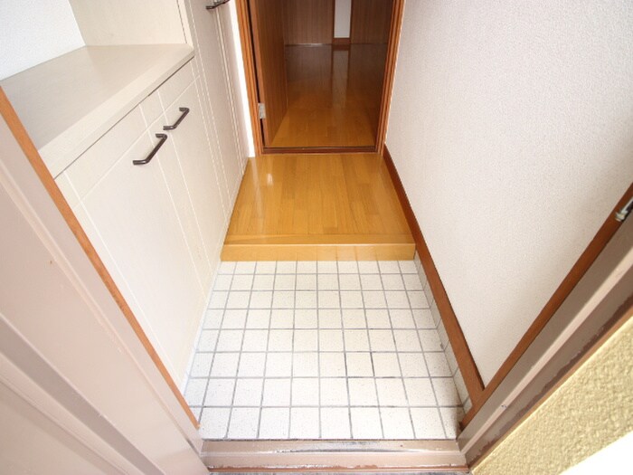 物件内観写真18　(玄関)