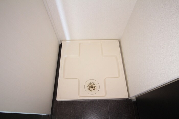 物件内観写真16　(洗濯機置場)