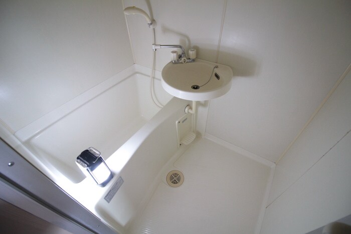 ル－ビンス観音ビルのバス