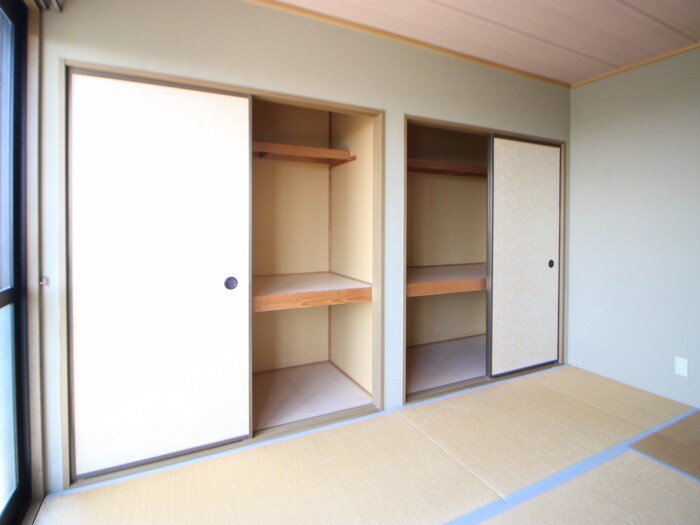 物件内観写真15　(収納)