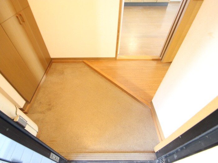 物件内観写真18　(玄関)