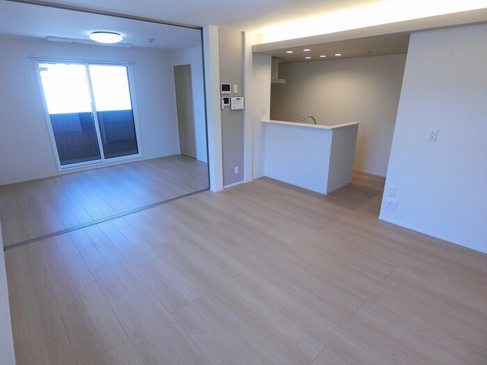 物件内観写真2　(居室)