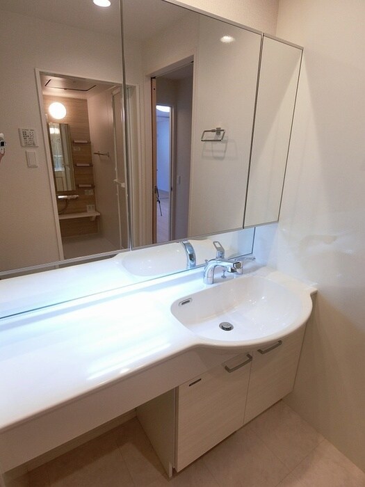 物件内観写真10　(洗面)