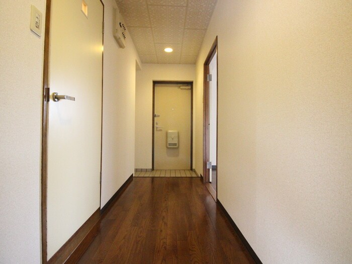 物件内観写真18　(廊下)
