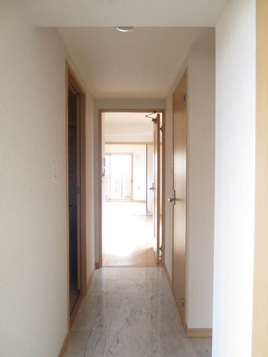 物件内観写真12　(廊下)