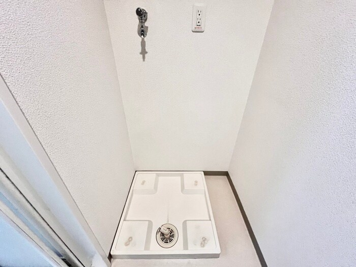 物件内観写真14　(洗濯機置場)