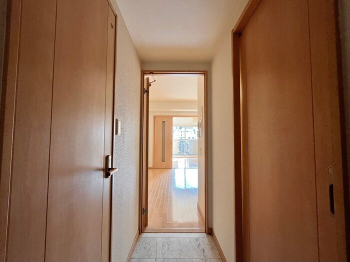 物件内観写真18　(廊下)