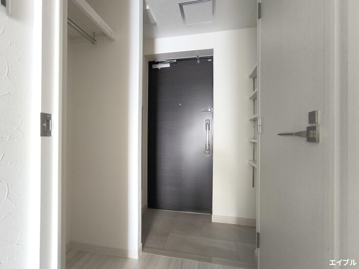 物件内観写真13　(玄関)