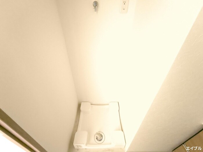 物件内観写真17　(洗濯機置場)