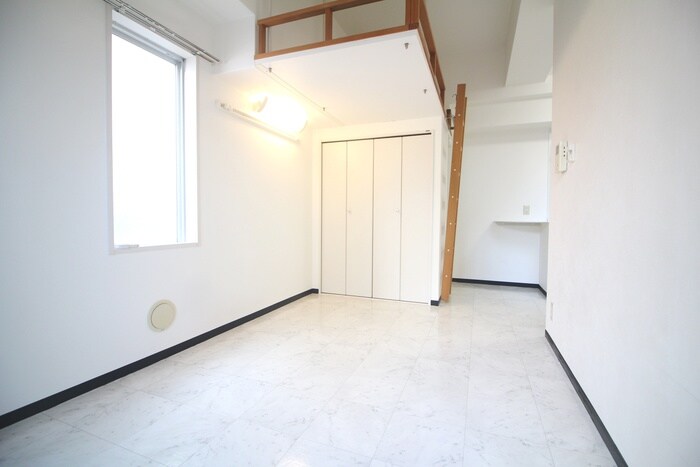 物件内観写真4　(居室)