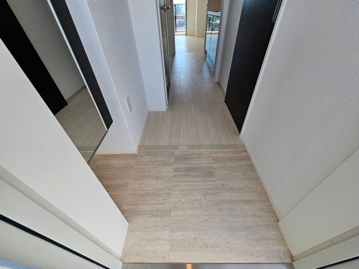 物件内観写真15　(玄関)