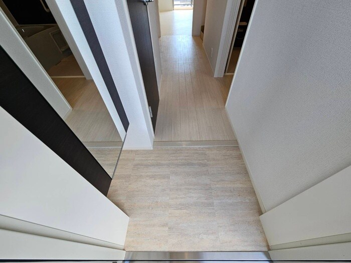 物件内観写真15　(玄関)