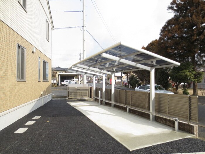 物件外観写真2　(駐輪場)