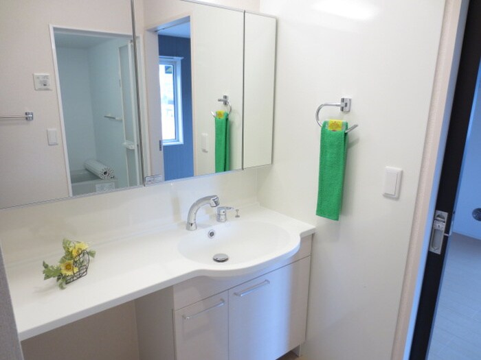 物件内観写真12　(洗面)