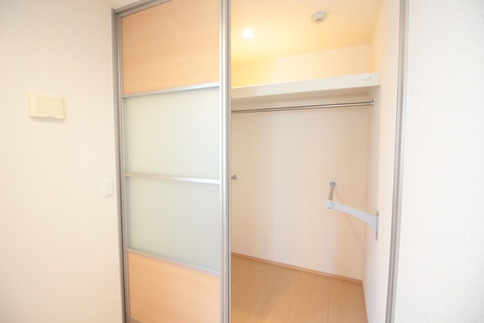 物件内観写真12　(収納)