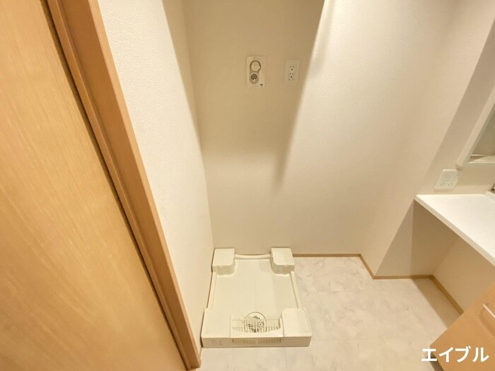 物件内観写真17　(洗濯機置場)