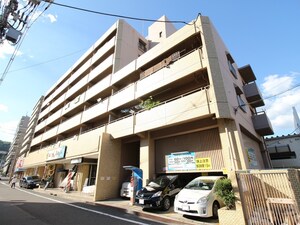 アルパウエストビラⅡ外観写真