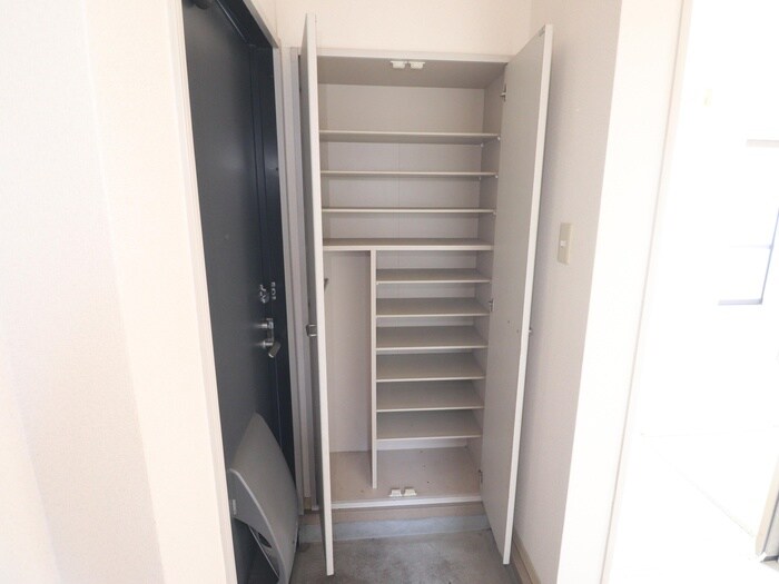 物件内観写真16　(靴箱)