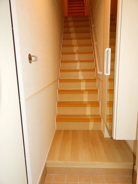 物件内観写真10　(玄関)