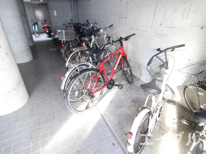 物件外観写真2　(駐輪場)