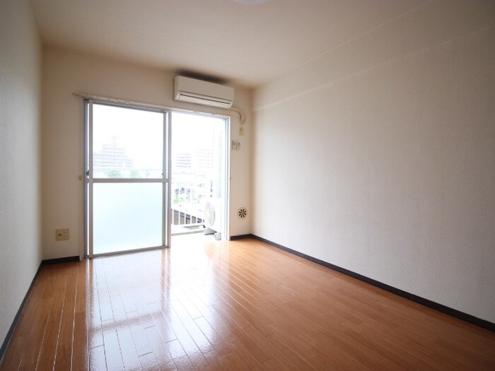 物件内観写真10　(居室)