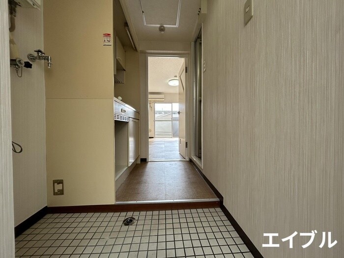 物件内観写真16　(玄関)