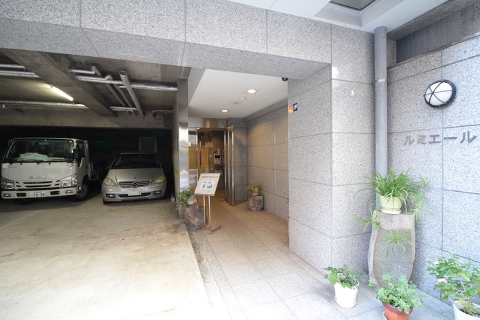 ルミエ－ル幟のエントランス部分