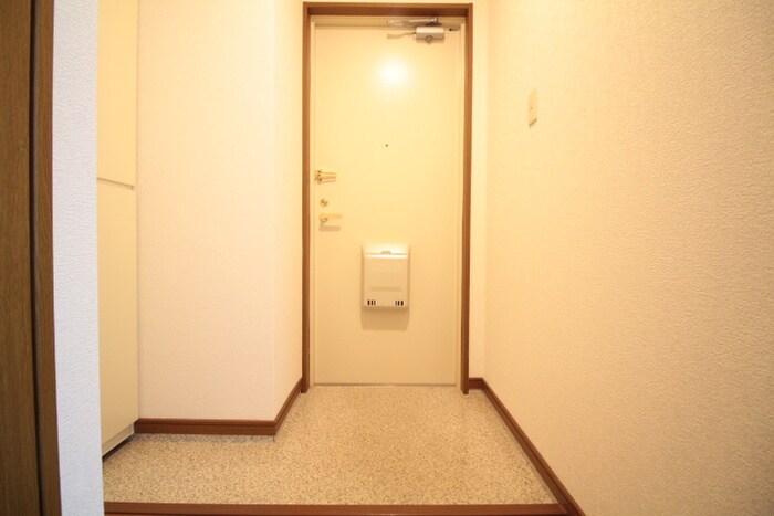 物件内観写真21　(玄関)