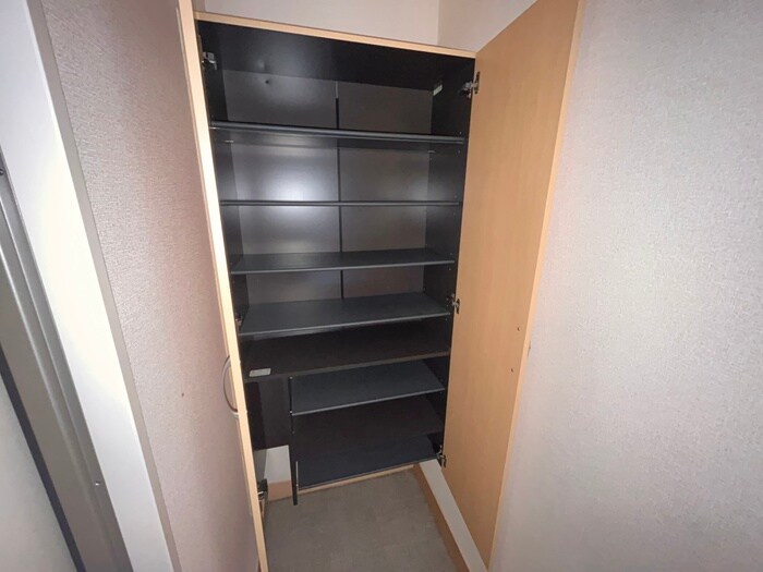 物件内観写真8　(靴箱)